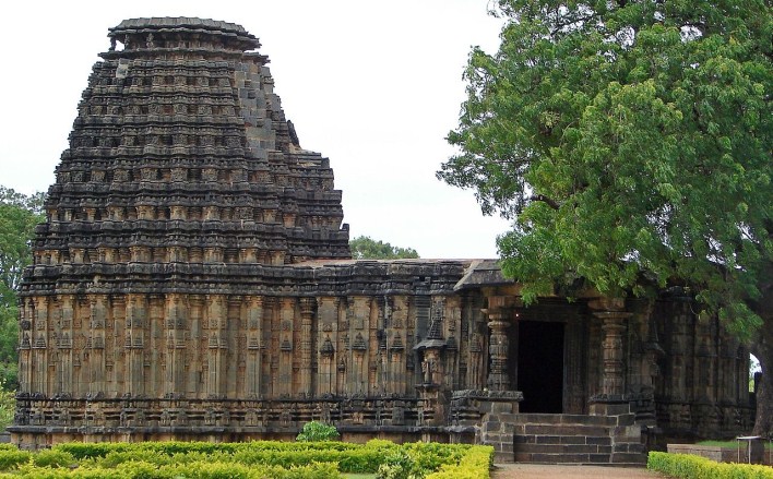 Gadag cab service | Laxmi Cab offers airport taxi, local rides & outstation cab bookings