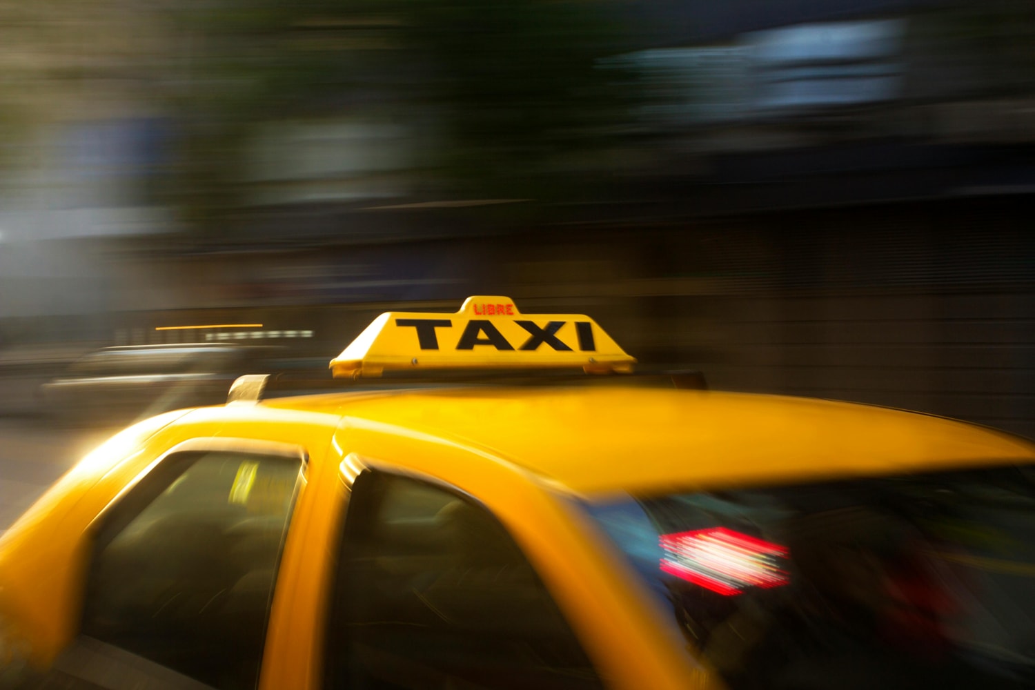Affordable local taxi service in Hubli-Dharwad for quick city travel by Laxmi Cab