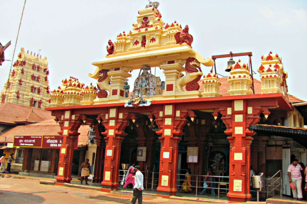 Travel with Laxmi Cab to Udupi Sri Krishna Matha for a serene temple visit.